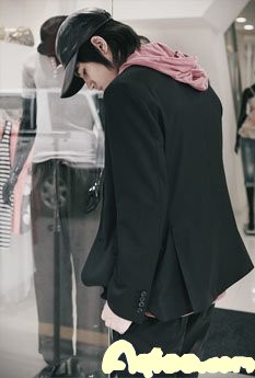 爱泡酒吧的紫微男生