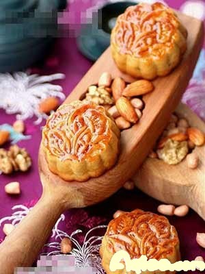 生肖中秋吃月饼开运